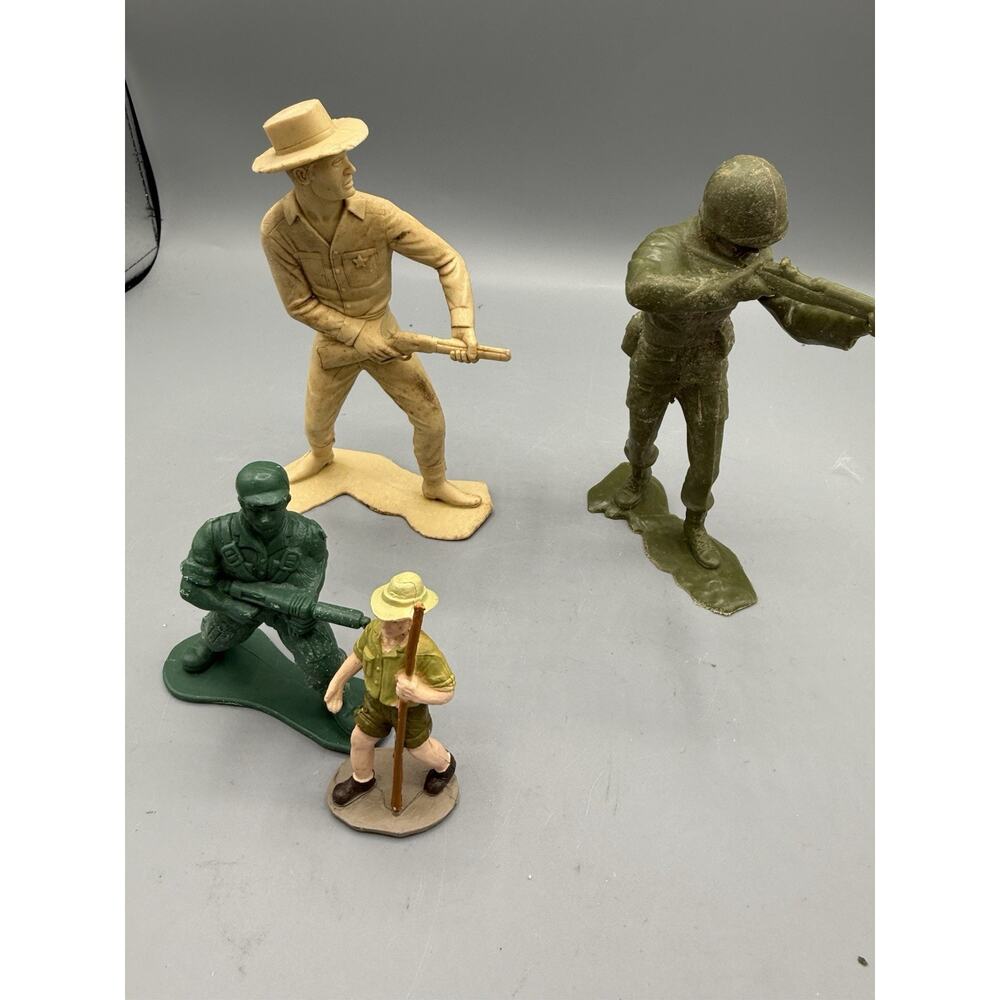 Vintage Toy Soldiers Lot Plastic Army Men Cowboy Figure Mixed 4pc